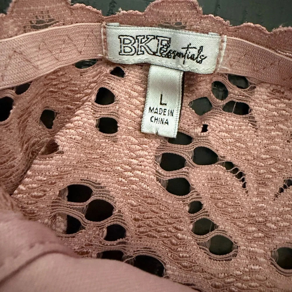 BKE Essentials pink mauve lace bralette Large lightly lined boho comfort‎ casual